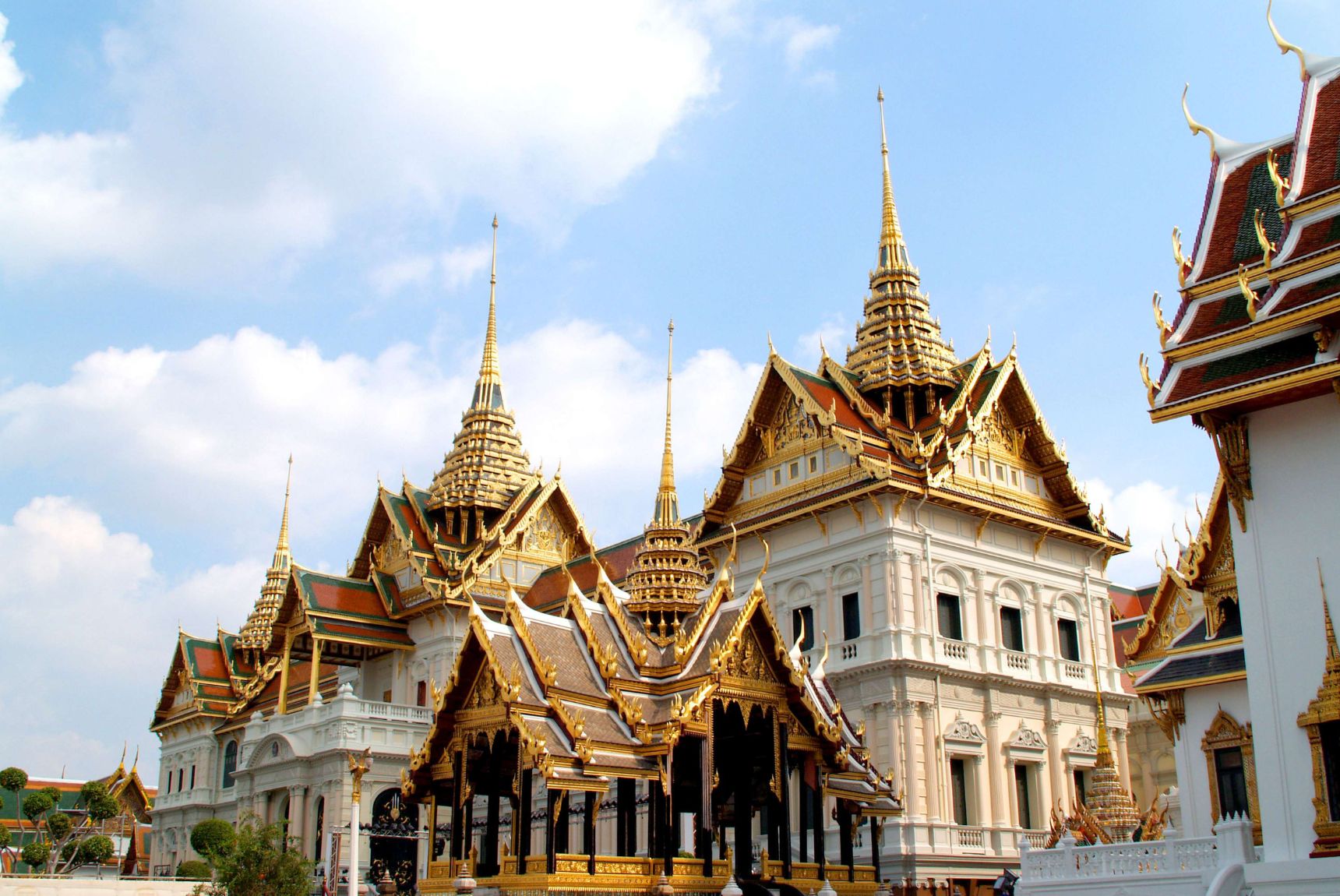 Art Investment 101: Tips from ARTIS on Collecting Art in Bangkok