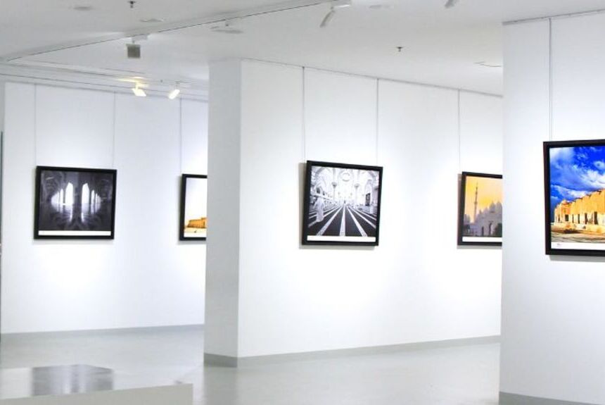 Gallery Lighting Trends: Illuminating Art in Modern Exhibitions
